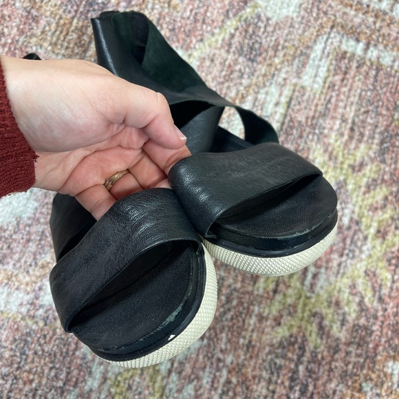 Eileen Fisher Sport Tumbled Leather Sneakers Sandals Black Size 8 - Picture 6 of 9